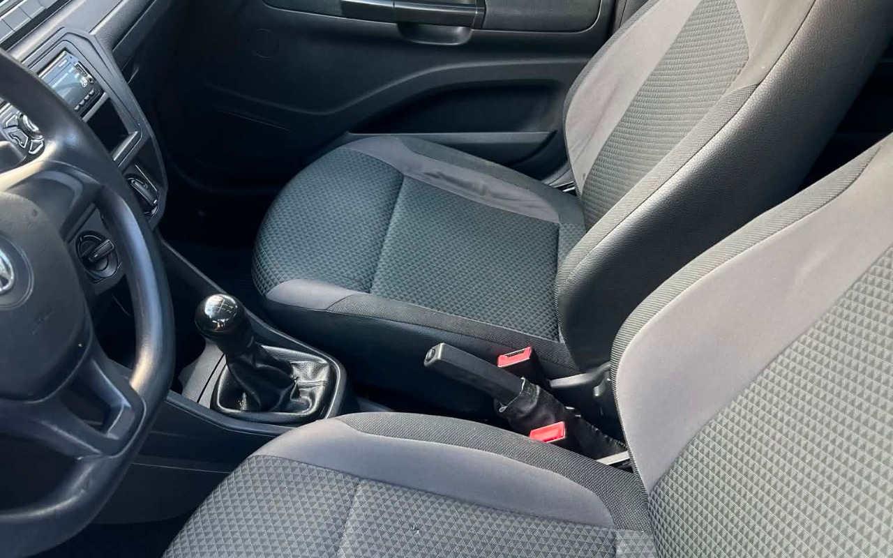 imagem-https://www.socarrao.com.br/sc-vehicle-images-prod/3328599/1787169397965-ZTYxZTA0ZjgtY2EwOS00ZDQxLWExODMtZjlkNTc5YzRjYmI5LmpwZw.jpg