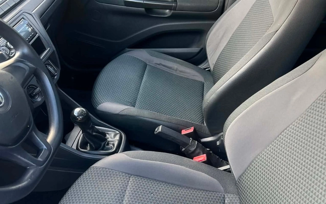 imagem-https://www.socarrao.com.br/sc-vehicle-images-prod/3328599/1787169397965-ZTYxZTA0ZjgtY2EwOS00ZDQxLWExODMtZjlkNTc5YzRjYmI5LmpwZw.jpg