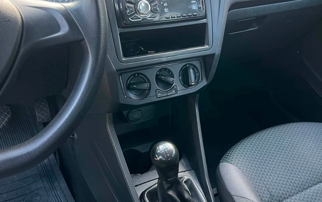 imagem-https://www.socarrao.com.br/sc-vehicle-images-prod/3328599/1787169398012-MTg5NzFjNjUtY2ZiYS00NTdkLWEwMDEtYzYzNDZiOWMxZDI5LmpwZw.jpg