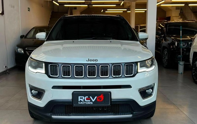 imagem-https://www.socarrao.com.br/sc-vehicle-images-prod/3328656/1789505985778-8298996_14_B_688a2a1024.jpeg