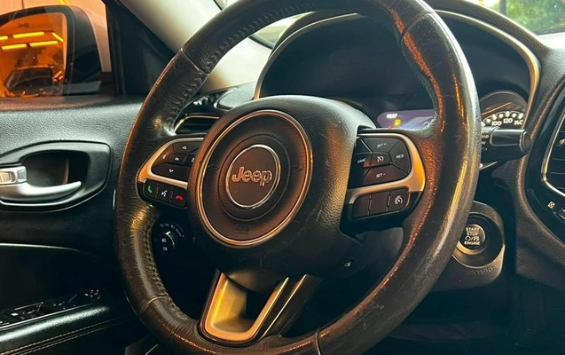 imagem-https://www.socarrao.com.br/sc-vehicle-images-prod/3328656/1789505985780-8298996_10_B_da017a6719.jpeg