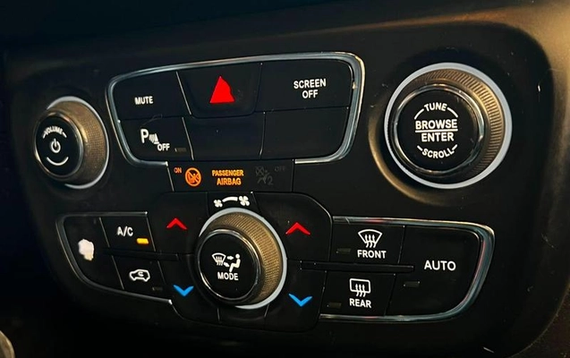 imagem-https://www.socarrao.com.br/sc-vehicle-images-prod/3328656/1789505985781-8298996_11_B_0f2055aea8.jpeg