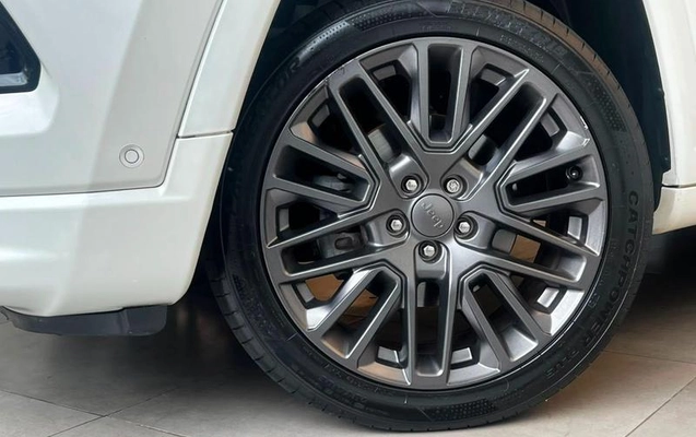 imagem-https://www.socarrao.com.br/sc-vehicle-images-prod/3328659/1789506128503-8284807_7_B_928ffbc852.jpeg