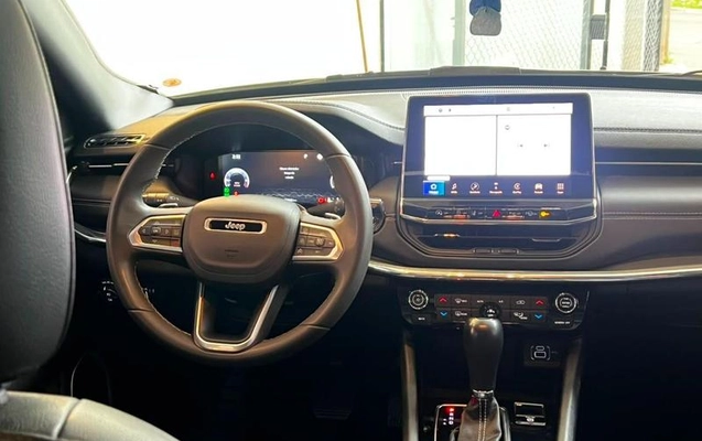 imagem-https://www.socarrao.com.br/sc-vehicle-images-prod/3328659/1789506128512-8284807_2_B_6b2f0d54b5.jpeg