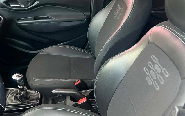 imagem-https://www.socarrao.com.br/sc-vehicle-images-prod/3328666/1787169647108-NTI5MzI4OTMtNzdiNy00MzZmLWIyNTgtN2U0NTg3MWE1NGVmLmpwZw.jpg