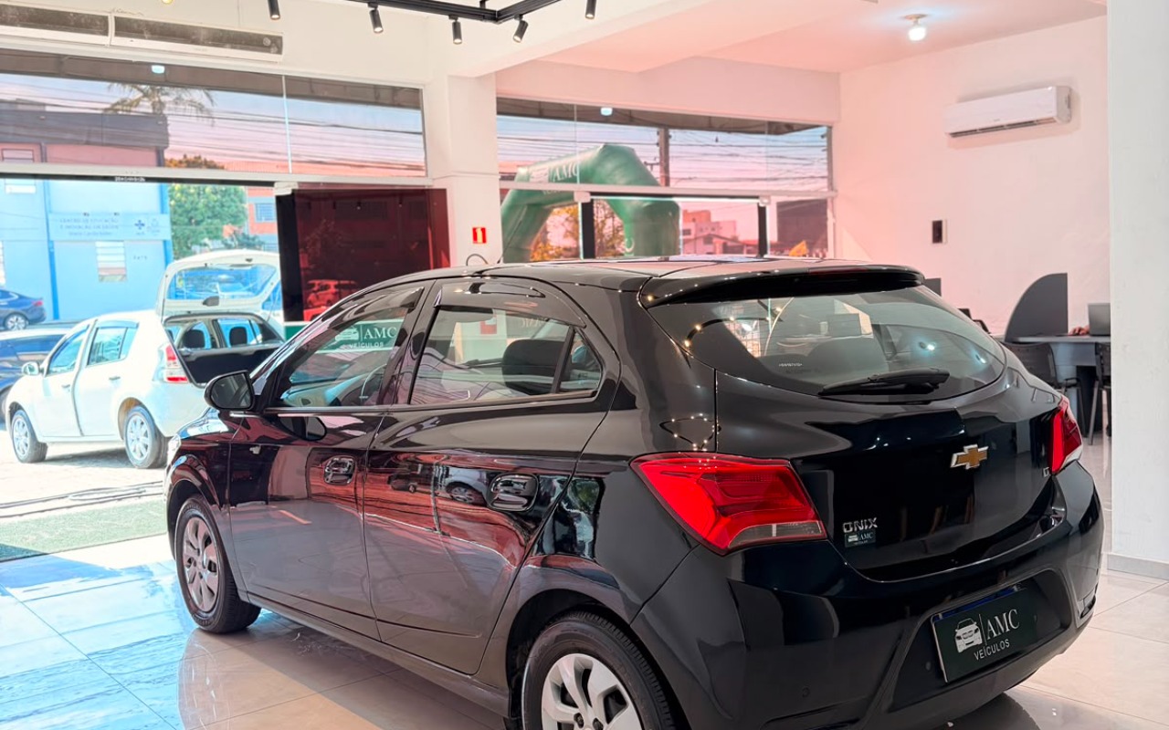 imagem-https://www.socarrao.com.br/sc-vehicle-images-prod/3328939/1787170242148-V2hhdHNBcHAgSW1hZ2UgMjAyNi0wOC0xOSBhdCAxMy40NS40MiAoMSkuanBlZw.jpeg