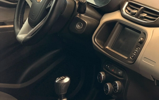 imagem-https://www.socarrao.com.br/sc-vehicle-images-prod/3328939/1787170242875-V2hhdHNBcHAgSW1hZ2UgMjAyNi0wOC0xOSBhdCAxMy40NS40MyAoMSkuanBlZw.jpeg
