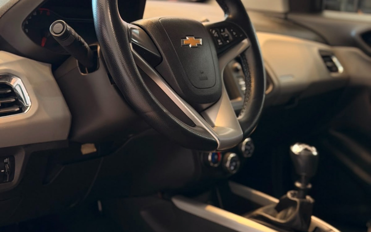 imagem-https://www.socarrao.com.br/sc-vehicle-images-prod/3328939/1787170243260-V2hhdHNBcHAgSW1hZ2UgMjAyNi0wOC0xOSBhdCAxMy40NS40NyAoMikuanBlZw.jpeg