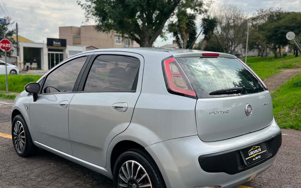 imagem-https://www.socarrao.com.br/sc-vehicle-images-prod/3329087/1787170691733-OWQ0ZWFmNDMtZTZhZS00MjY1LTllODktYzRkZjI4MmJmODk5LmpwZw.jpg