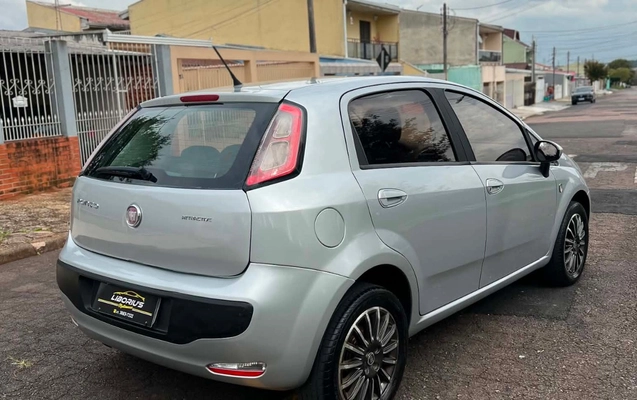 imagem-https://www.socarrao.com.br/sc-vehicle-images-prod/3329087/1787170691833-MzU2YTVkNWUtZjkxMy00MjQ1LTliNGMtOTYwYjRhNTYzM2M4LmpwZw.jpg
