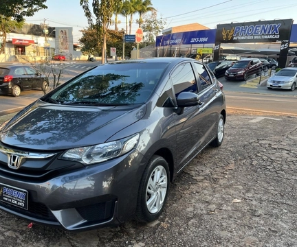 Honda Fit 2016 Cinza — foto 1 de 3
