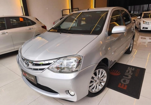 Toyota Etios 2013 Prata — foto 1 de 3
