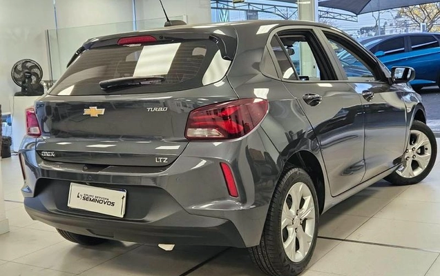 imagem-https://www.socarrao.com.br/sc-vehicle-images-prod/3329587/1788544133131-8355026_3_B_d596f20e79.jpeg