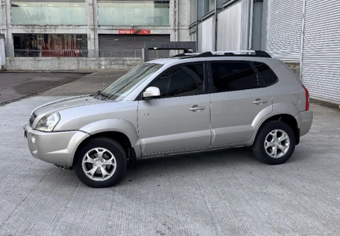 Hyundai Tucson 2007 Prata — foto 1 de 3