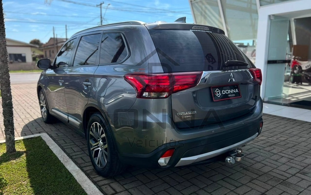 imagem-https://www.socarrao.com.br/sc-vehicle-images-prod/3339141/1789822263056-c32b7663fe53422d892830ed5a1c74d0_1787148496757.jpg