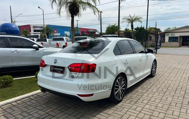 imagem-https://www.socarrao.com.br/sc-vehicle-images-prod/3339169/1787238306167-1141f8f31ee64feab592b20b77275b8e_1787238242069.jpg