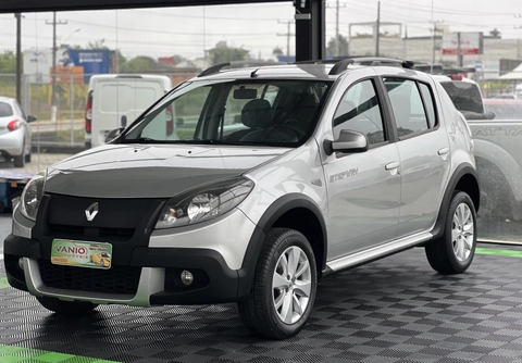 Renault Sandero 2013 Prata — foto 1 de 3