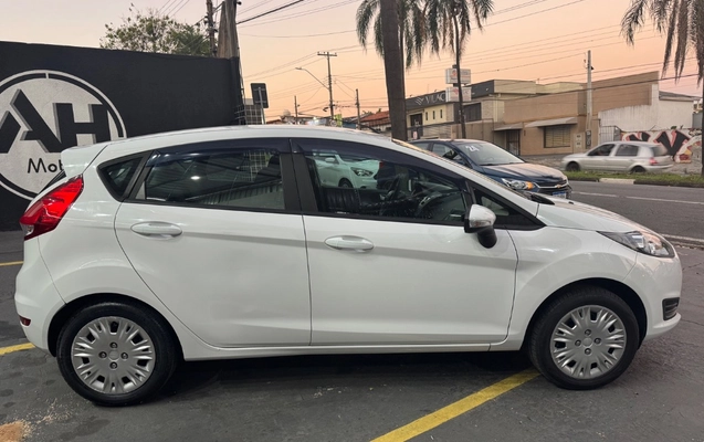 imagem-https://www.socarrao.com.br/sc-vehicle-images-prod/3339318/1789657821134-gb-a45bce9.jpeg