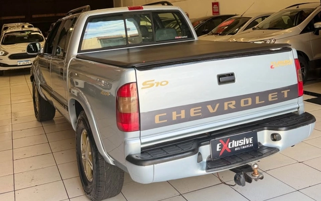 imagem-https://www.socarrao.com.br/sc-vehicle-images-prod/3339815/1787231224711-UzEwIDIwMDg1LmpwZw.jpg
