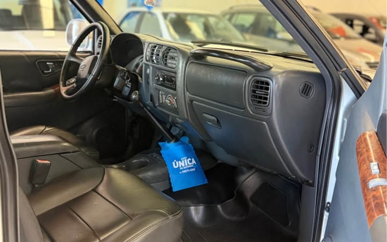 imagem-https://www.socarrao.com.br/sc-vehicle-images-prod/3339815/1787231225737-UzEwIDIwMDgxMi5qcGc.jpg