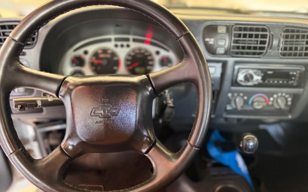 imagem-https://www.socarrao.com.br/sc-vehicle-images-prod/3339815/1787231225917-UzEwIDIwMDgxNC5qcGc.jpg