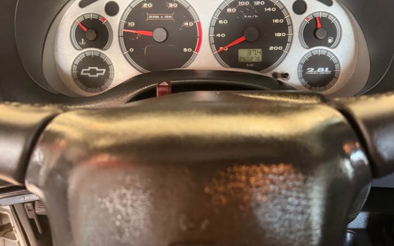 imagem-https://www.socarrao.com.br/sc-vehicle-images-prod/3339815/1787231225997-UzEwIDIwMDgxNS5qcGc.jpg