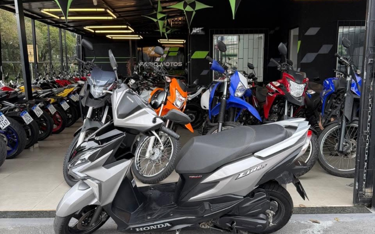 imagem-https://www.socarrao.com.br/sc-vehicle-images-prod/3339913/1787231523185-NzcyODU0MTgwXzE4MTIxODE3OTg2ODQyMjQ4XzUwMzg2NDY0MzczOTk3NzE4MjJfbiAoMSkuanBn.jpg