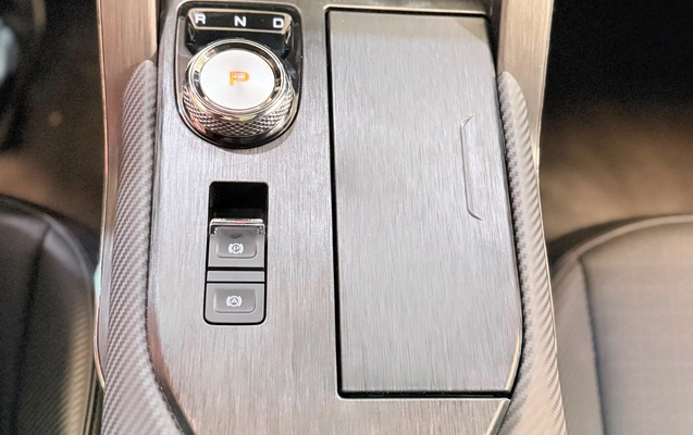 imagem-https://www.socarrao.com.br/sc-vehicle-images-prod/3339918/1787231722046-Mjc5YTQxOTgtODUxMi00NjExLTgxNjMtZGJmZGFlYzJiNWQ1LmpwZWc.jpeg