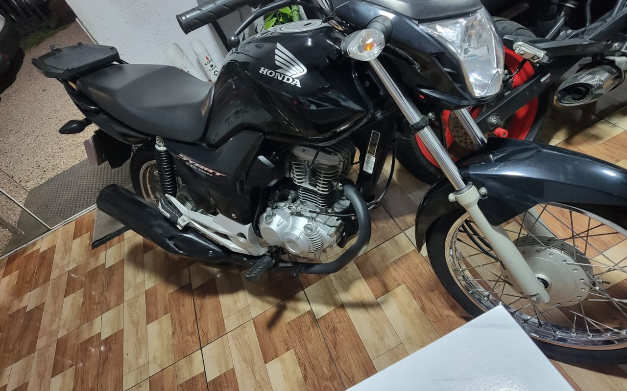 imagem-https://www.socarrao.com.br/sc-vehicle-images-prod/3339925/1787231739300-V2hhdHNBcHAgSW1hZ2UgMjAyNi0wOC0xMiBhdCAxOC40NS4zMyAoMSkuanBlZw.jpeg