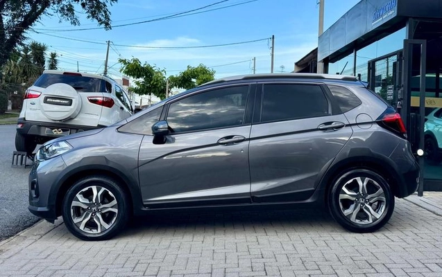 imagem-https://www.socarrao.com.br/sc-vehicle-images-prod/3340133/1787331174818-8398458_9_B_6538a00283.jpeg