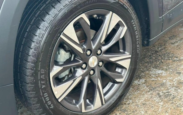 imagem-https://www.socarrao.com.br/sc-vehicle-images-prod/3340493/1787234166770-ODM4NDUzM18xN19CXzJlMWE3MTA3OGMuanBlZw.jpeg
