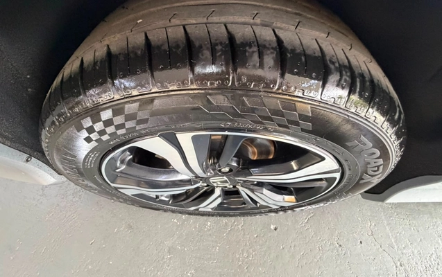 imagem-https://www.socarrao.com.br/sc-vehicle-images-prod/3340680/1787234946679-MjIuanBlZw.jpeg