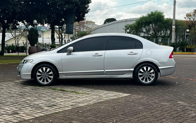 imagem-https://www.socarrao.com.br/sc-vehicle-images-prod/3340681/1787234955689-1dbf96ca19d64a9f992a6d4ffe7476d6_1787234814281.jpg