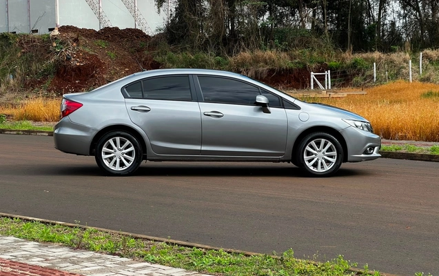 imagem-https://www.socarrao.com.br/sc-vehicle-images-prod/3340838/1787235488807-c93b68a6956a4c1eb227990789c51ea6_1787235363858.jpg