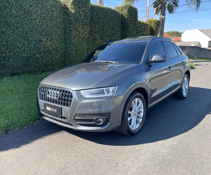 Audi Q3 2013 Cinza — foto 1 de 3