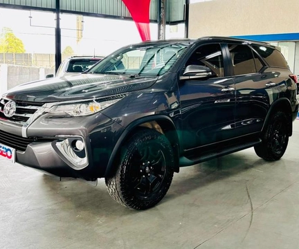 Toyota Hilux CD 4x2 2.4 Diesel 2019 Cinza — foto 1 de 3