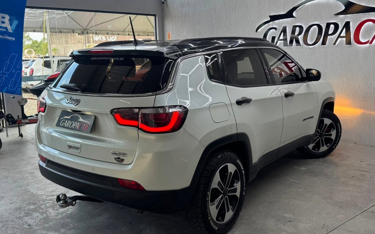 imagem-https://www.socarrao.com.br/sc-vehicle-images-prod/3341095/1787237173433-NzgwMzIzMDgxXzE4NDU1NTQwOTUzMTQzMDE1Xzc2MjEyNDA4MzU0MTkyODU1OThfbi5qcGc.jpg