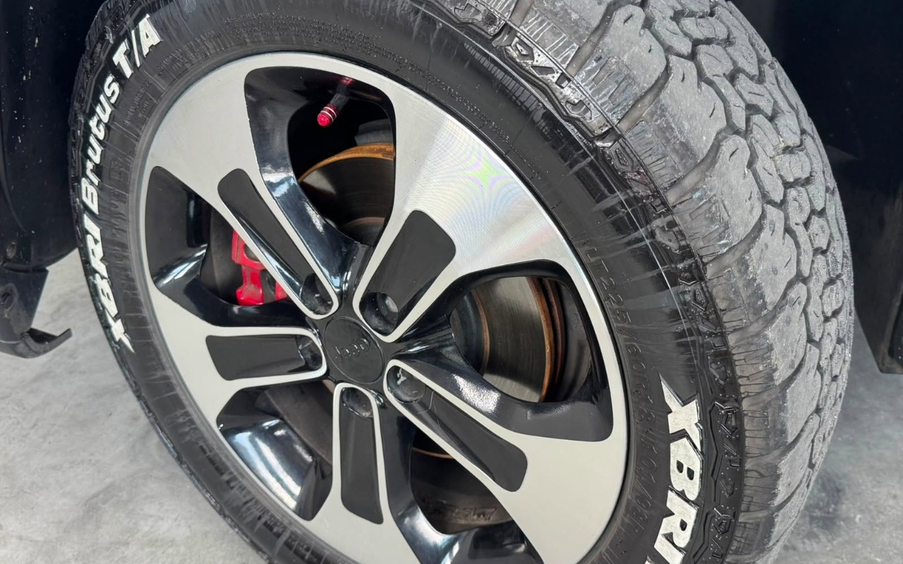imagem-https://www.socarrao.com.br/sc-vehicle-images-prod/3341095/1787237174453-NzgwNDcxMzc1XzE4NDU1NTQwOTI5MTQzMDE1Xzc4MTE3MjI5MDE4OTczNjU2NTFfbi5qcGc.jpg