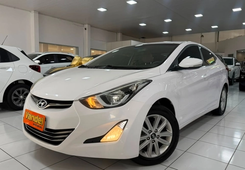 Hyundai Elantra 2016 Branco — foto 1 de 3