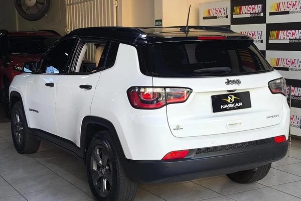 imagem-https://www.socarrao.com.br/sc-vehicle-images-prod/3342178/1788013515448-8374193_3_B_593a9a1aed.jpeg