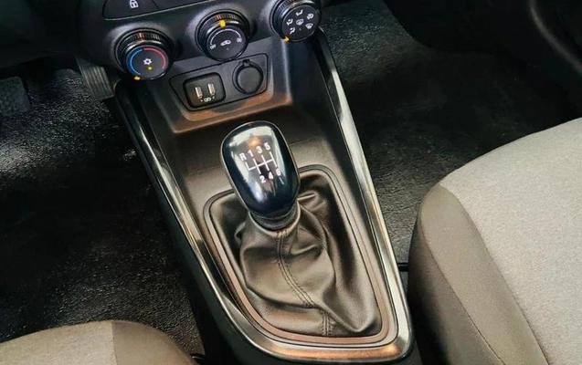 imagem-https://www.socarrao.com.br/sc-vehicle-images-prod/3342319/1788898277663-7828065_0_B_2de06b928b.jpeg