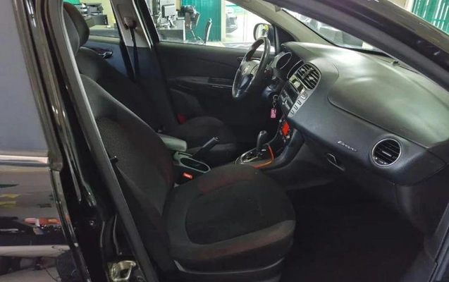 imagem-https://www.socarrao.com.br/sc-vehicle-images-prod/3342340/1787756055918-8227491_9_B_c24a002e53.jpeg