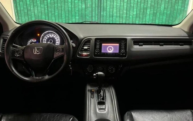 imagem-https://www.socarrao.com.br/sc-vehicle-images-prod/3342343/1788898220303-8241821_7_B_3e84b95354.jpeg