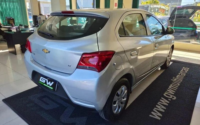 imagem-https://www.socarrao.com.br/sc-vehicle-images-prod/3342348/1788276565243-8275727_18_B_6fd797d767.jpeg