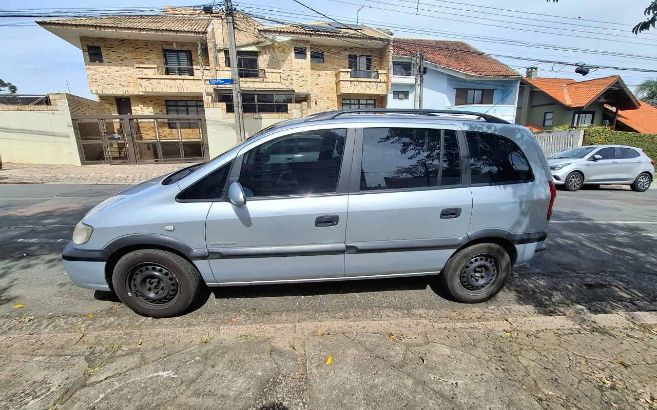 Chevrolet Zafira 2007 Prata — foto 1 de 3