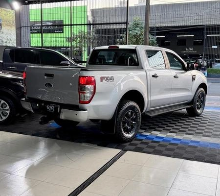 imagem-https://www.socarrao.com.br/sc-vehicle-images-prod/3343792/1787245624763-8311160_12_B_777533a76b.jpeg