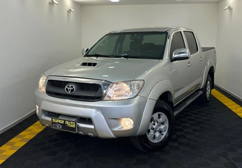 Toyota Hilux 2006 Prata — foto 1 de 3