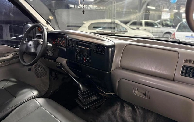 imagem-https://www.socarrao.com.br/sc-vehicle-images-prod/3344357/1787943963406-8392991_11_B_8ce1501b0e.jpeg