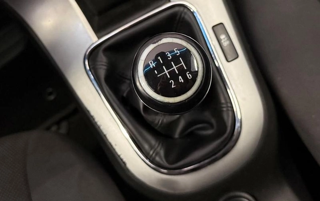 imagem-https://www.socarrao.com.br/sc-vehicle-images-prod/3344358/1789570801620-8366104_7_B_93ea16ffb3.jpeg