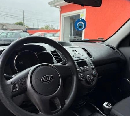 imagem-https://www.socarrao.com.br/sc-vehicle-images-prod/3344360/1788375935334-8400090_10_B_2748dbdb29.jpeg